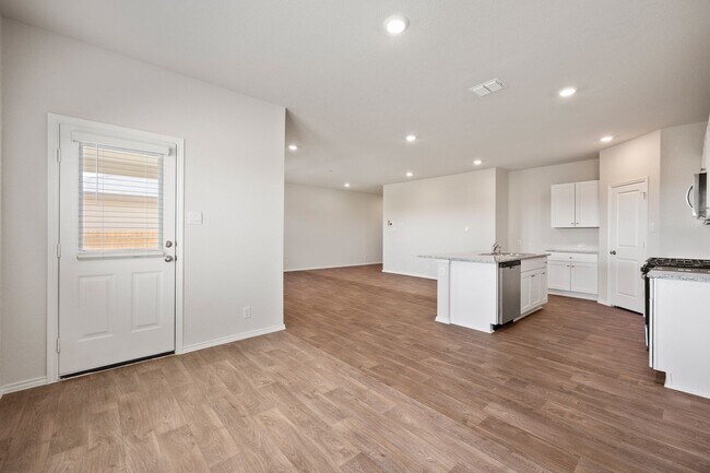 Foto del edificio - Like New Home in Golf Course Community!!!