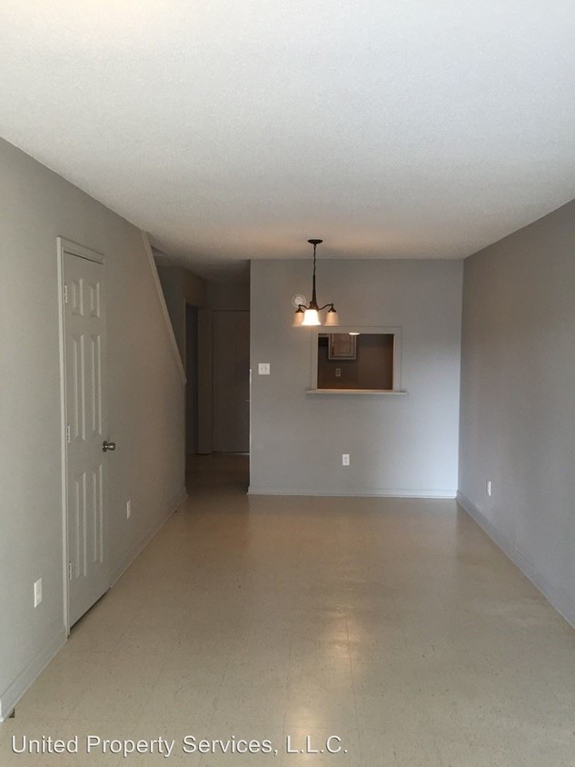 Building Photo - 502 Loire Ave