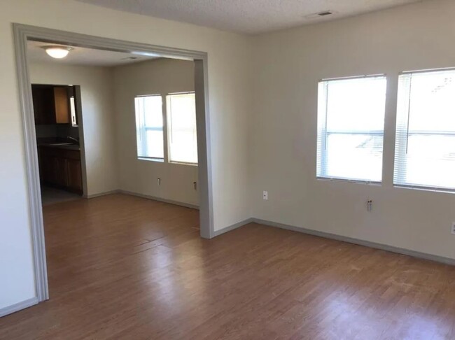 Building Photo - Charming 2 bedroom home in South Wichita