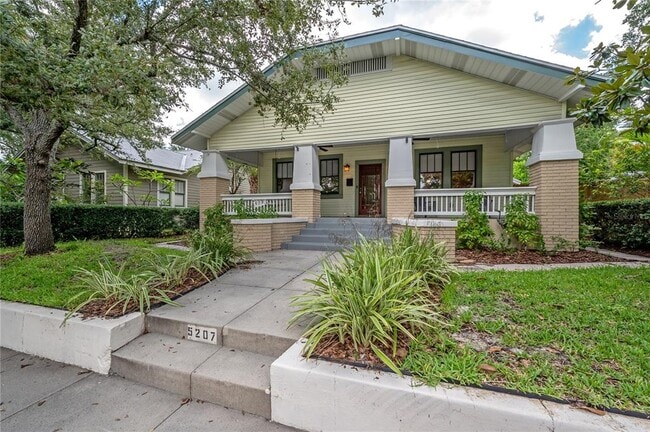 Foto del edificio - 5207 N Suwanee Ave