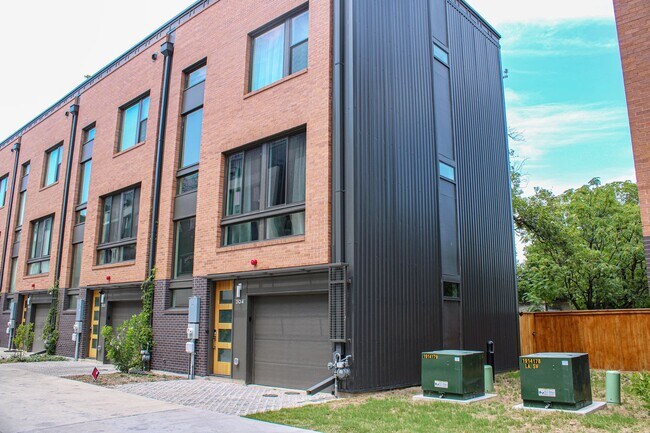 Foto del edificio - LUXURY 3-BEDROOM PEARL-DISTRICT TOWNHOME