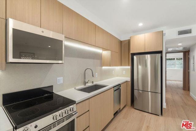 Building Photo - 11023 1/2 Blix Street, Los Angeles, CA 916...