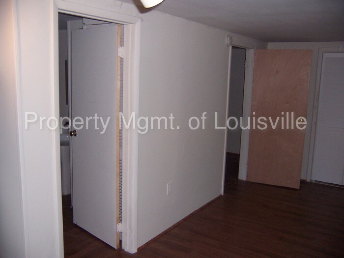 Building Photo - 222 E Ormsby Ave