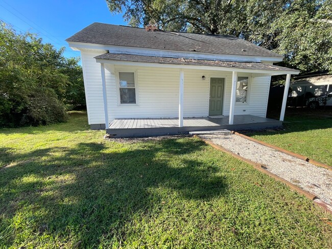 Building Photo - Price Improvement! Cute Home in Greer, Dow...