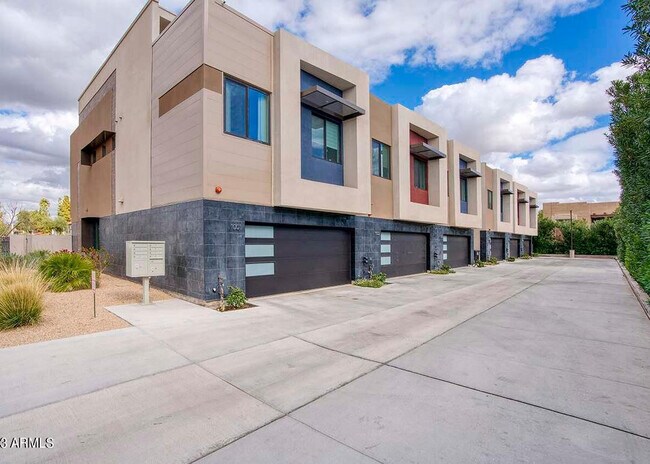 Foto del edificio - 3107 N 70th St