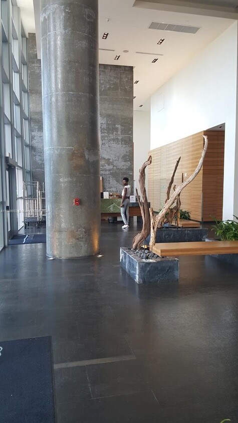 Foto del edificio - 888 Biscayne Blvd