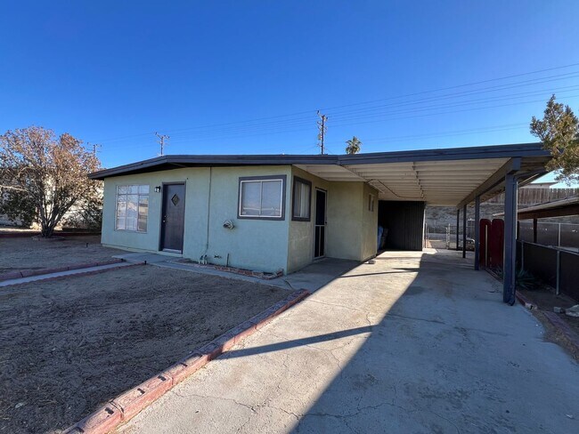 Foto del edificio - 1020 Taos Dr