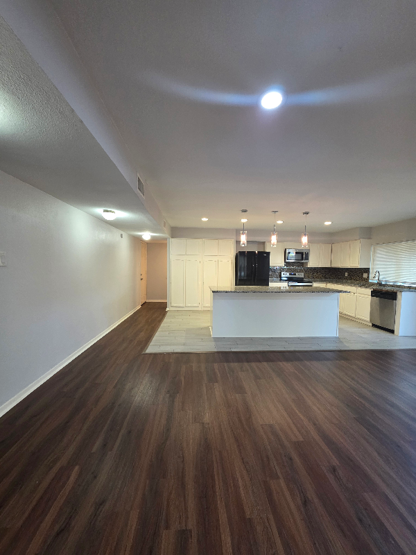 Foto del edificio - 2808 Charter Oak Dr