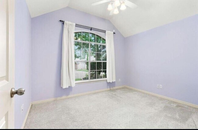 Foto del edificio - 10487 Torrey Pines Dr