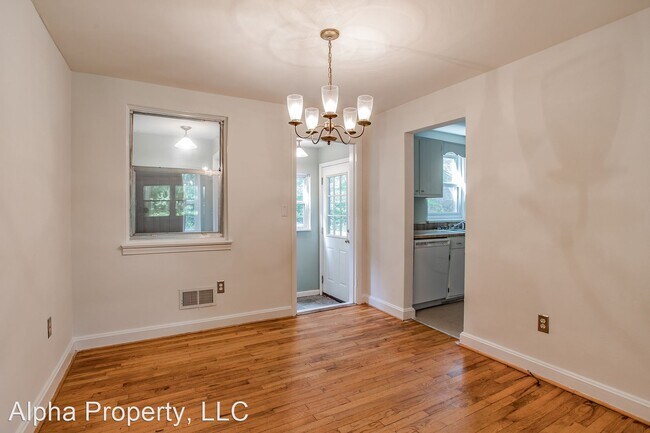 Building Photo - 2 br, 1 bath House - 8B Knoxbury Terrace