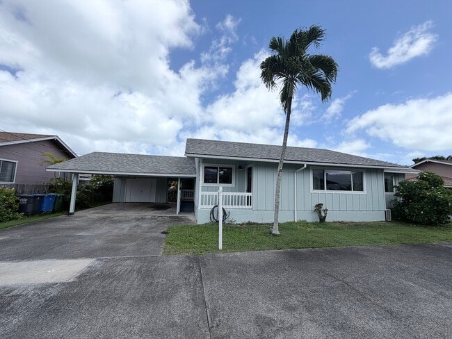 Building Photo - 447A Manono St