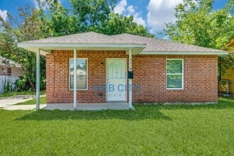 Building Photo - 4218 Carpenter Ave