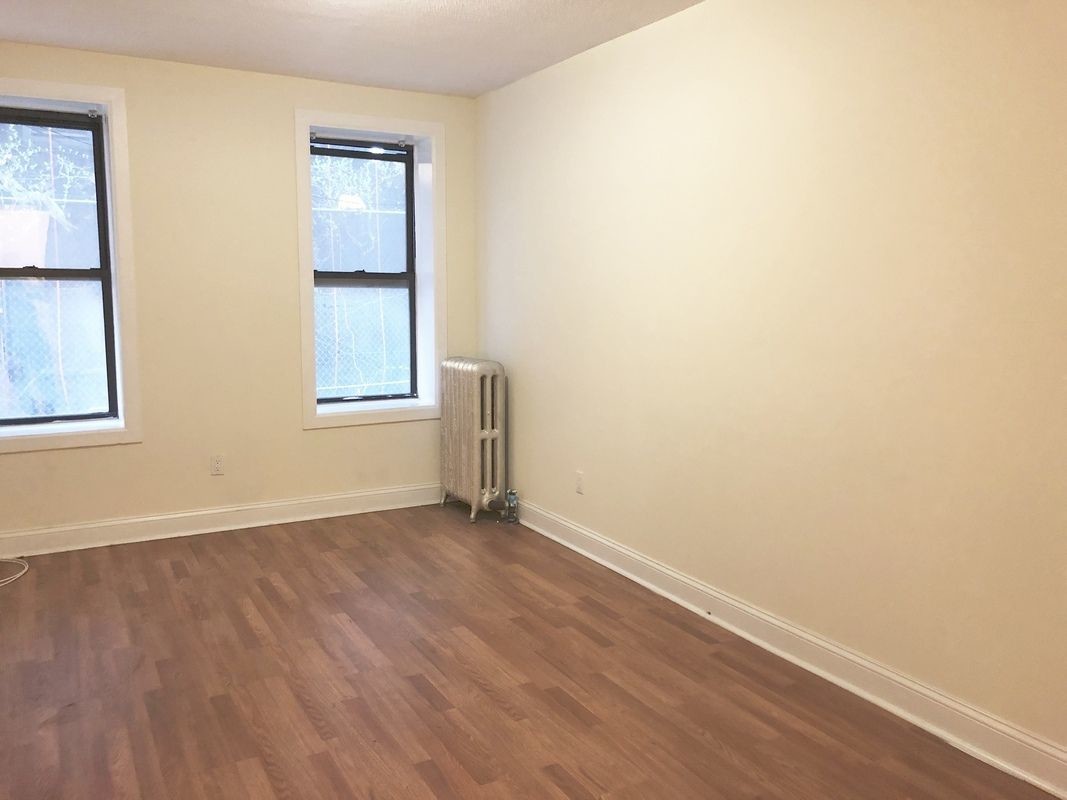 Foto principal - 674 Academy St
