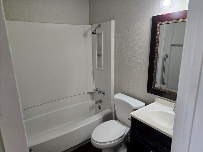 Building Photo - 10207 Brownie Dr