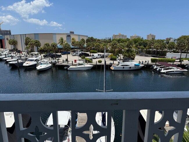 Foto del edificio - 13155 Ixora Ct