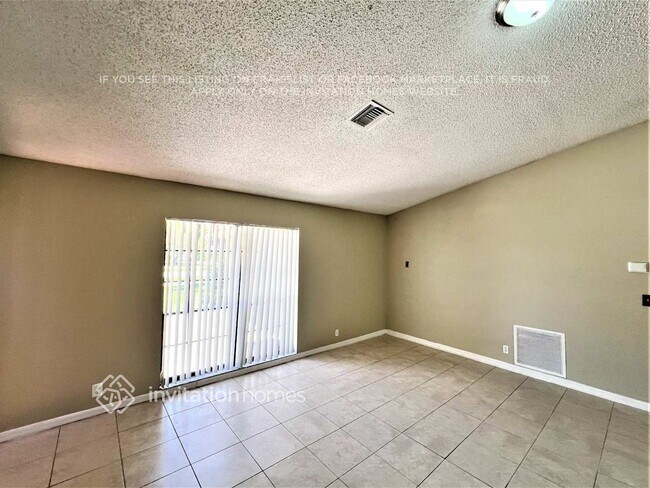 Foto del edificio - 1944 Lynton Cir