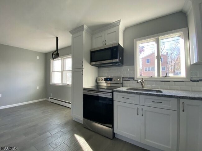 Building Photo - 303 Knox Way