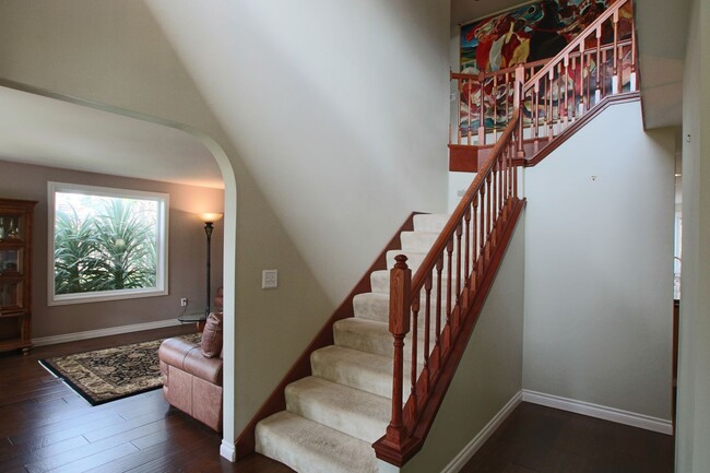 Foto del edificio - Beautiful 4BR/3BA Home in Steilacoom – Minutes to JBLM