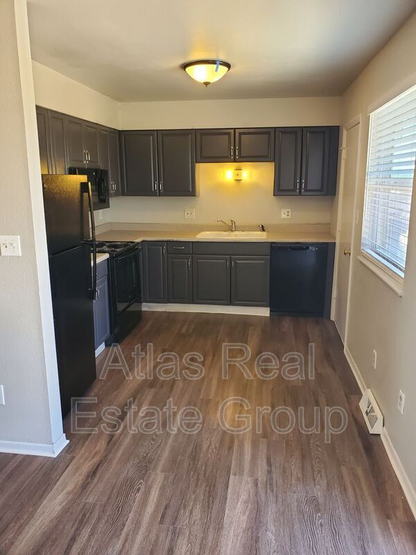 Building Photo - 10290 Benton St