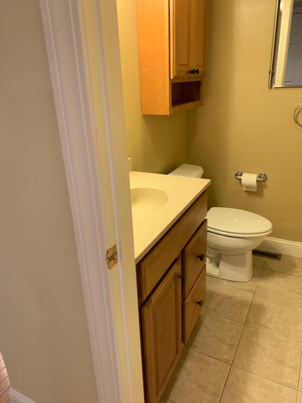 Bath - 22 Fay Ct