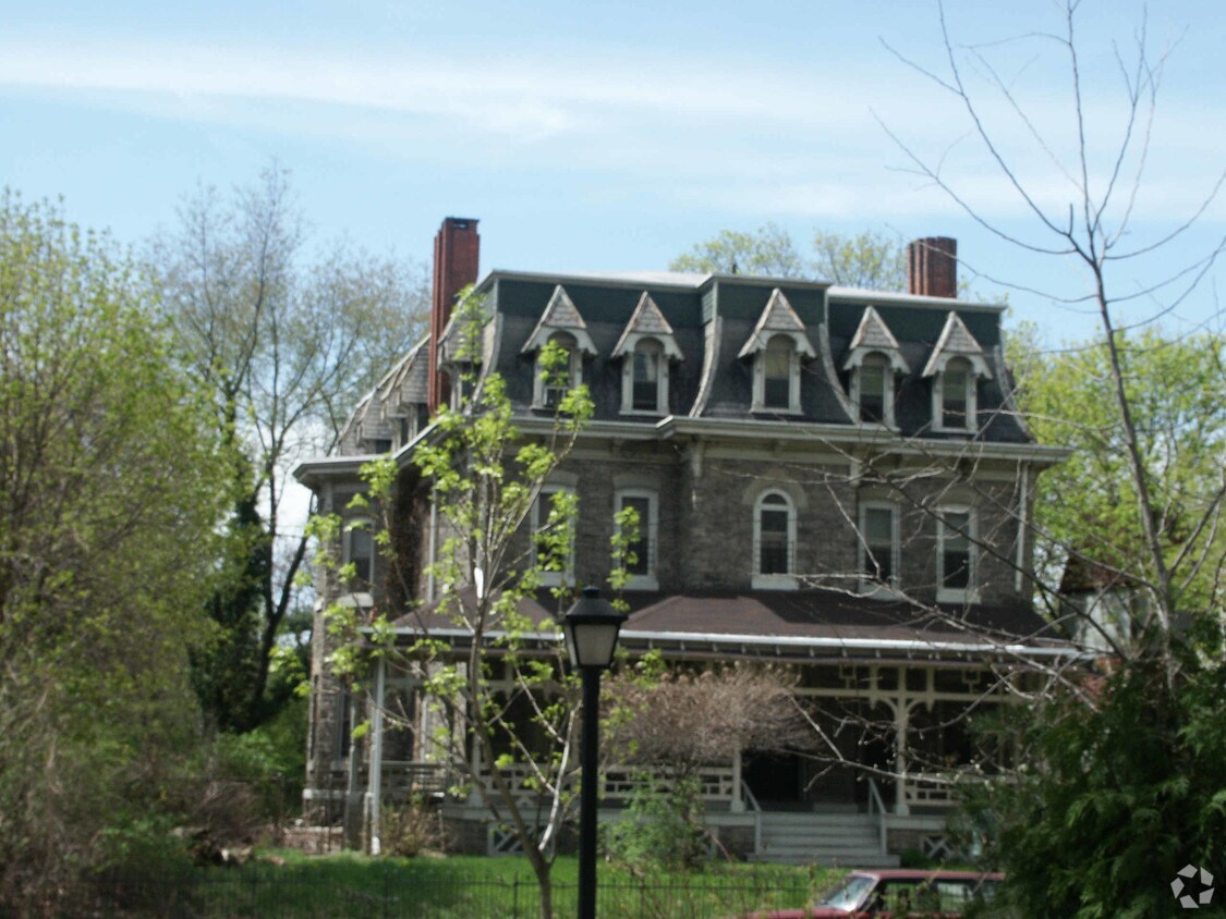 Foto principal - 5442 Wayne Ave