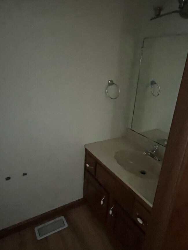 Foto del edificio - 1944 Tennyson Ave NE