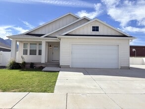 Building Photo - 128 E 840 N