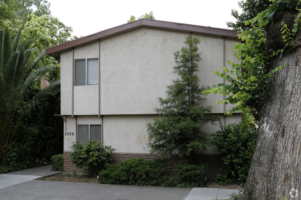 Building Photo - 2526 G St