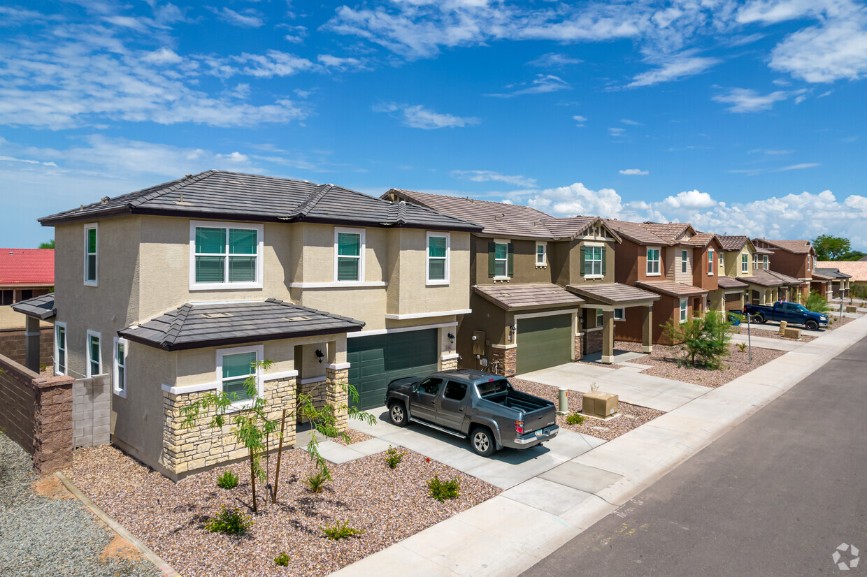 Primary Photo - Enclave at Madera Parc