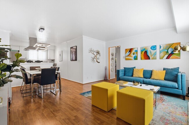 Foto del edificio - 2BR/1BA Condo with Resort-Style Amenities & Low-Maintenance Living