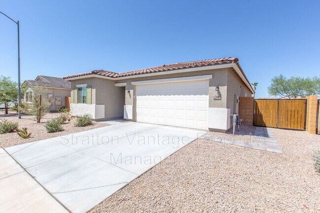 Building Photo - 2547 N Kenna Pl