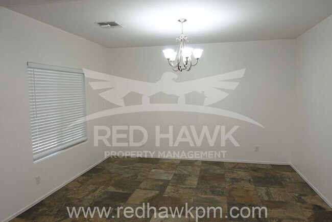 Building Photo - Spacious Four Bedroom, Two Bathroom East M...