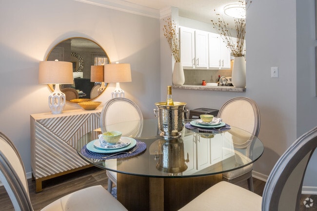 2HAB, 2BA - 1,050 ft² - Anzio