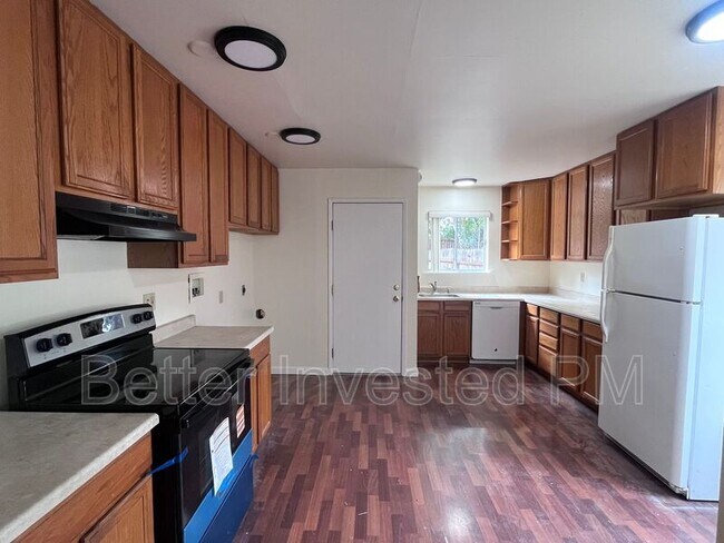 Foto del edificio - 534 Steele Ln
