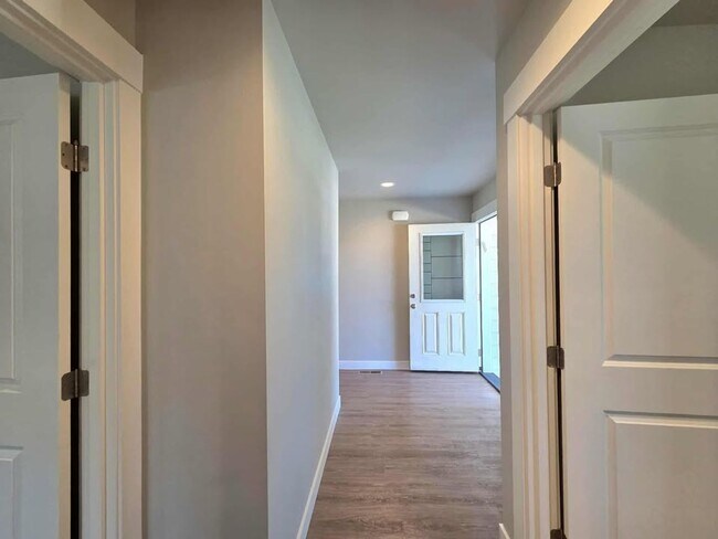 Foto del edificio - New Construction Three Bedroom Two Bath Ra...