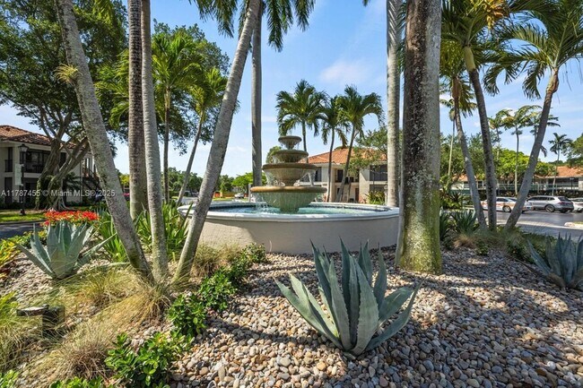 Building Photo - 6503 N Military Trl