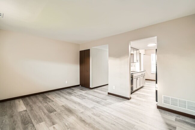 Building Photo - 6168 Fortin Ct