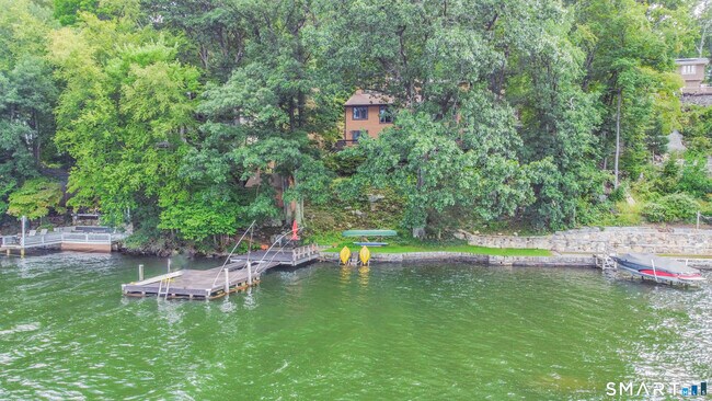 Foto del edificio - 34 Forty Acre Mountain Rd