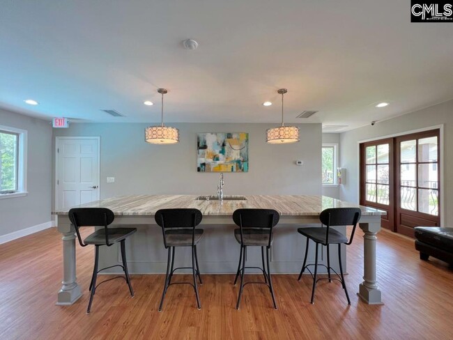 Building Photo - 6530 Davidson Rd