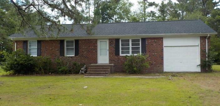 Primary Photo - Cozy 3 Bedroom Home in Hubert - 107 Queens...