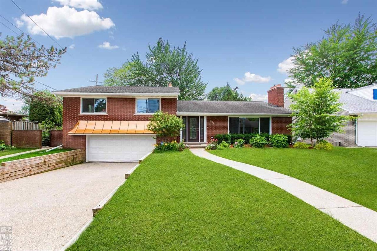 Foto principal - 469 Cook Rd
