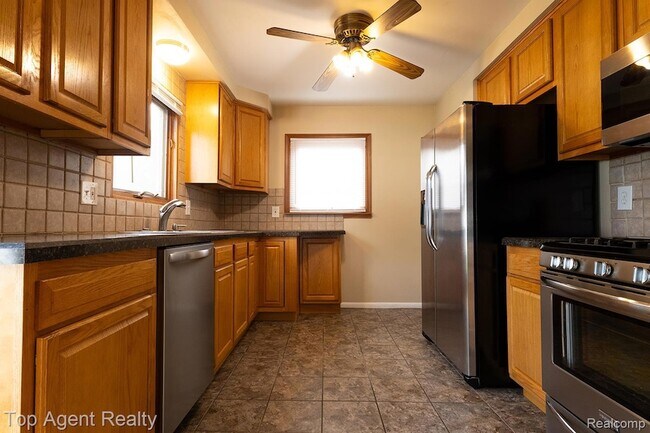 Foto del edificio - 32121 Grandview Ave
