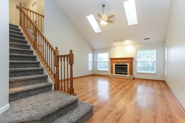 Foto del edificio - 401 Creekstone Dr