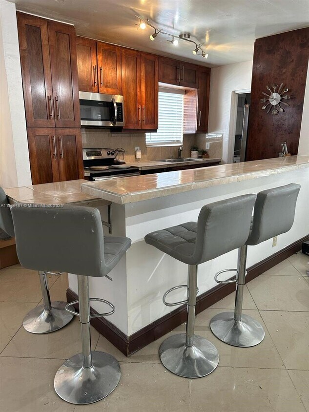 Foto principal - 305 SW 7th St