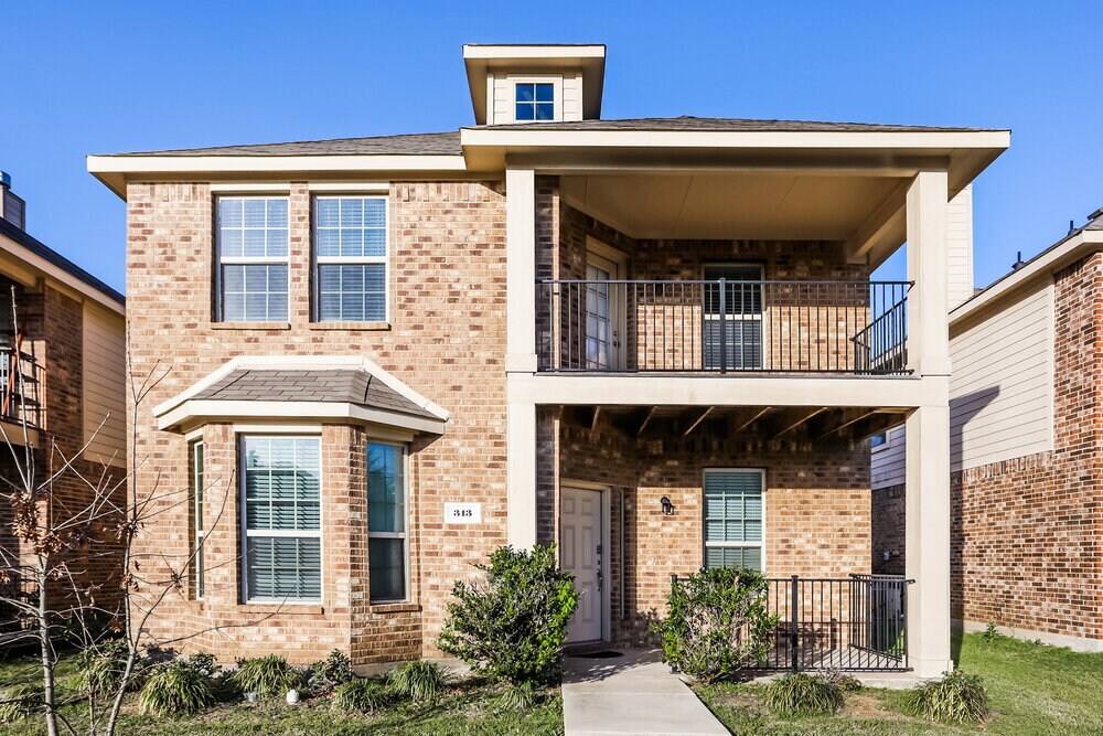 Primary Photo - 313 Haywood Cir