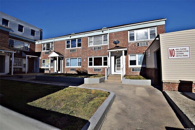 Foto del edificio - 433 E Broadway