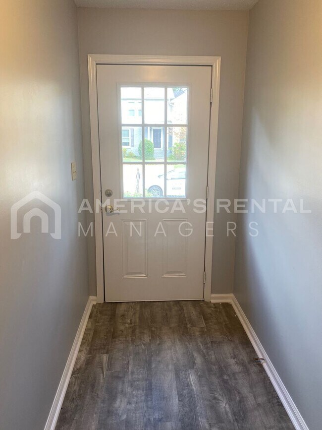 Building Photo - Townhome for rent in Vestavia Hills!!!! Av...