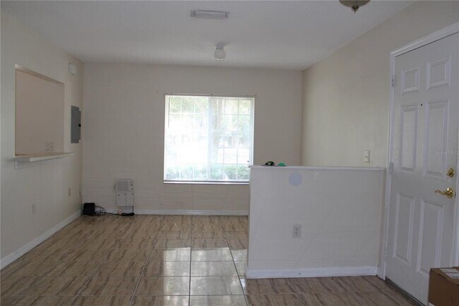 Building Photo - 4071 Dolphin Dr