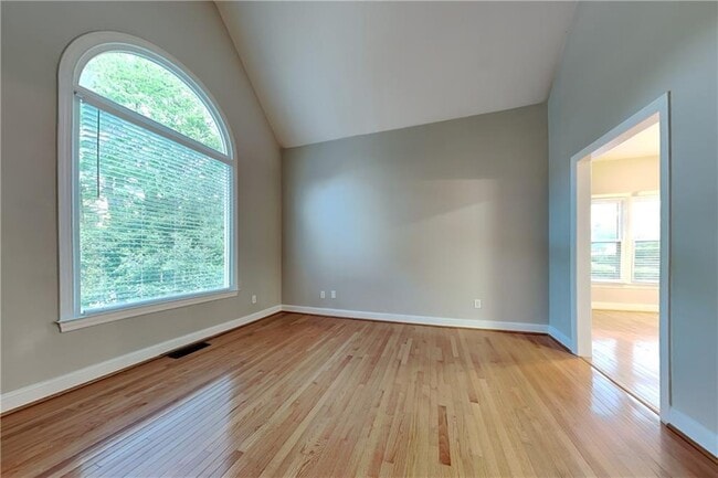 Foto del edificio - 4020 Hogans Mill Ln