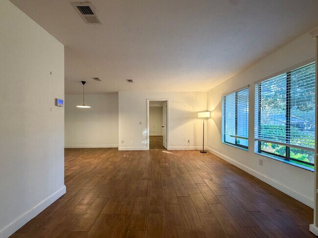 Foto del edificio - Pet Friendly 3BR/2BA House in Desirable Turkey Creek